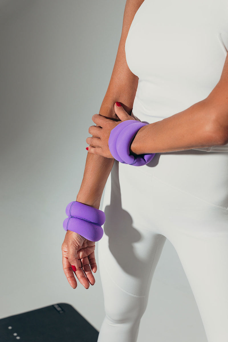 Jolanta Wrist weight posing