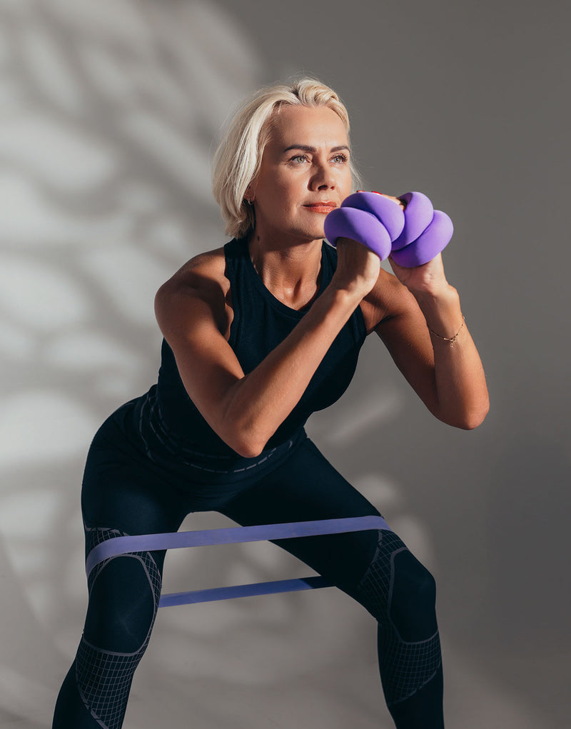 Jolanta Wrist weight workout squat